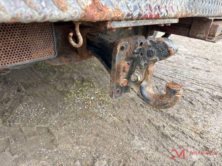 2003-gmc-c5500-service-truck-image-16