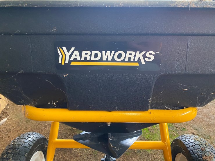 #3592-•-yardworks-pull-behind-feed-spreader-image-4