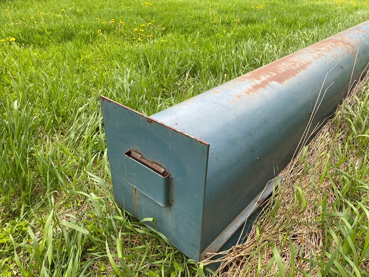 #3574-•-manure-auger-chute-image-7