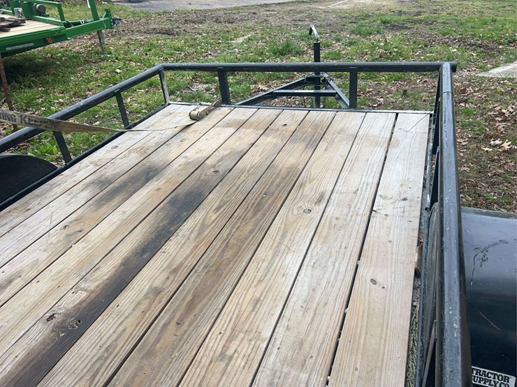 carry-on-8-ft-image-12