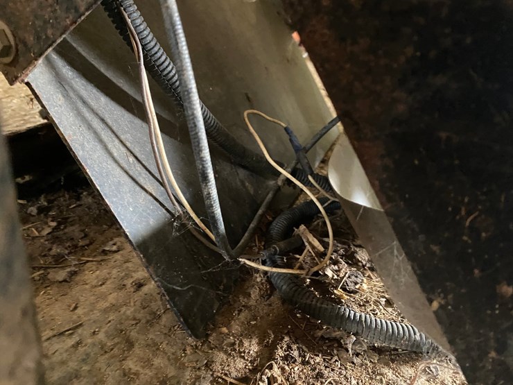 #3561-•-electric-seed-spreader-image-6
