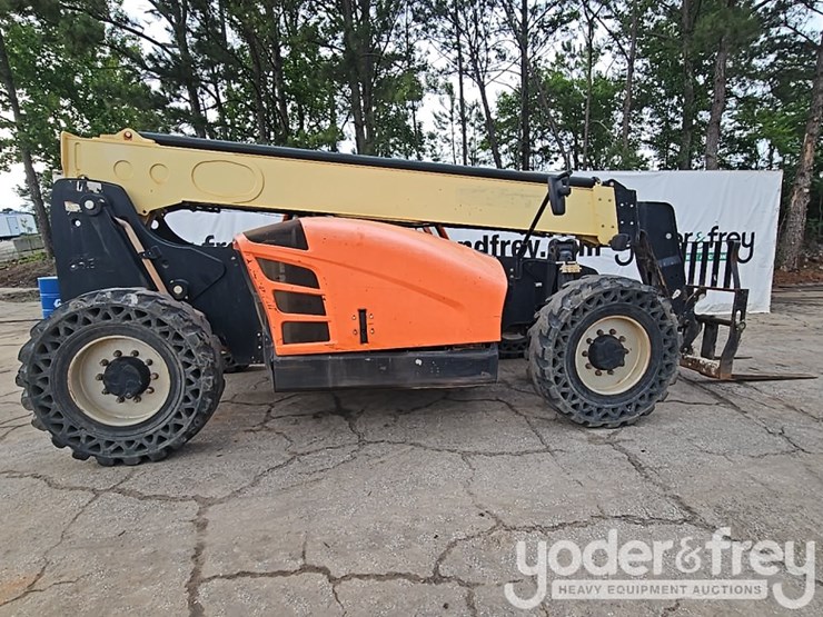 2016-jlg-642-image-6