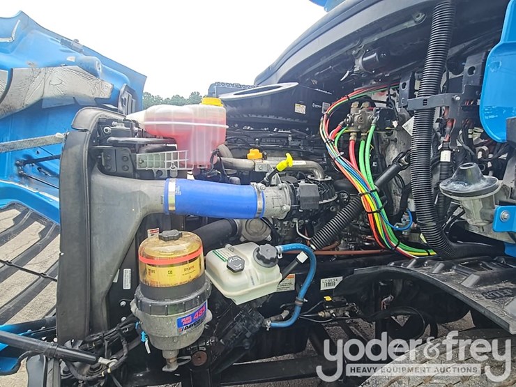 2019-freightliner-cascadia-116-image-12
