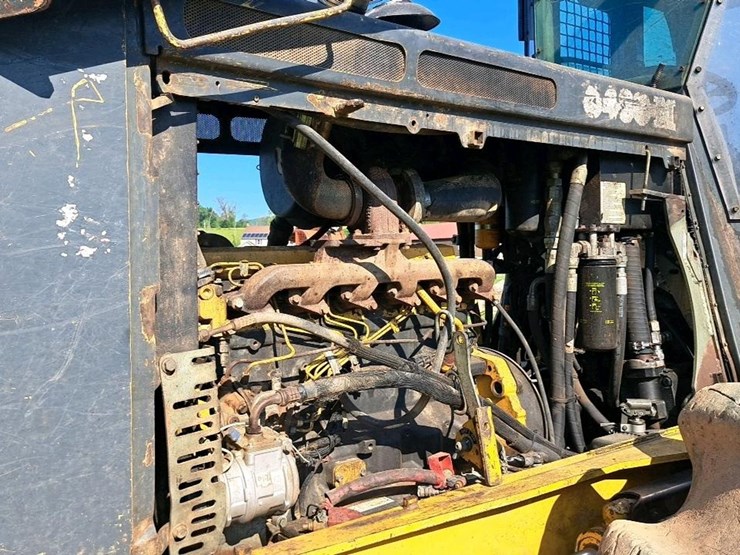 2006-deere-648-image-32