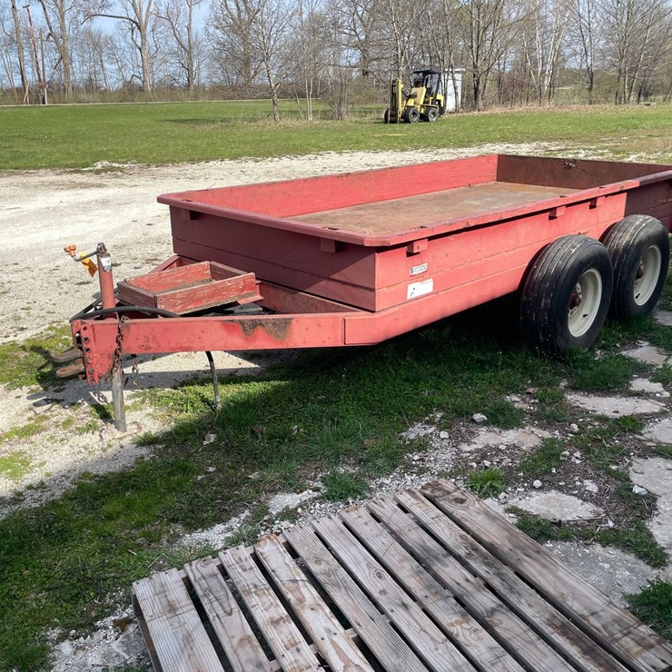 #5497 • Schulte Hydraulic Tilt Trailer