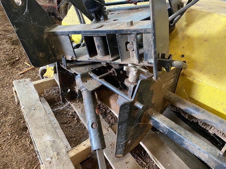 #3590-•-john-deere-quick-hitch-broom-image-6