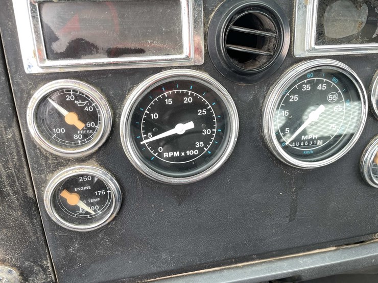 ford-l7000-image-100