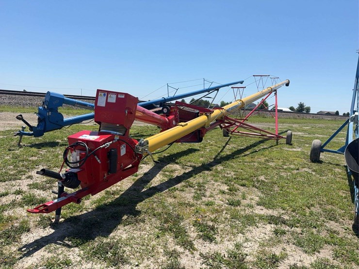 2023-westfield-mkx-x-21073-swing-away-auger,-10"-x-73ft,-540-pto-(inside-building),-low-use-image-2