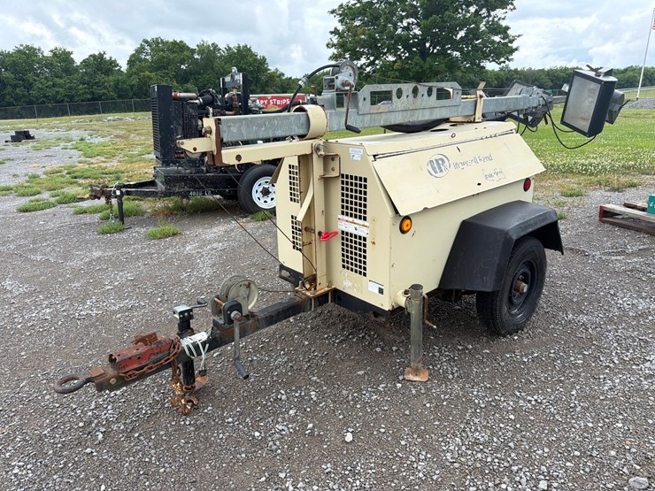 ingersoll-rand-light-tower-image-1