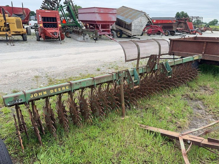 john-deere-400-image-2