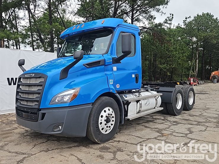 2019-freightliner-cascadia-116-image-1