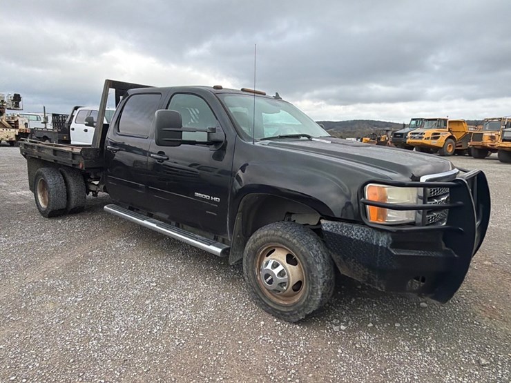 2013-gmc-3500hd-image-2