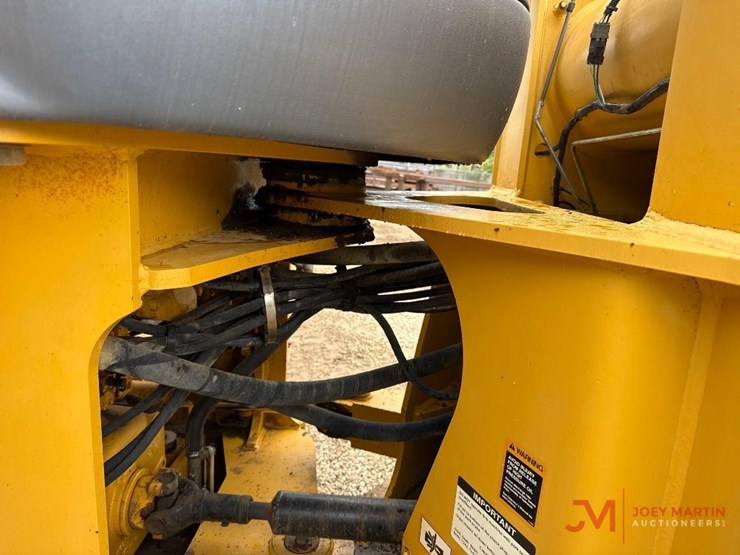 2004-deere-624j-image-20