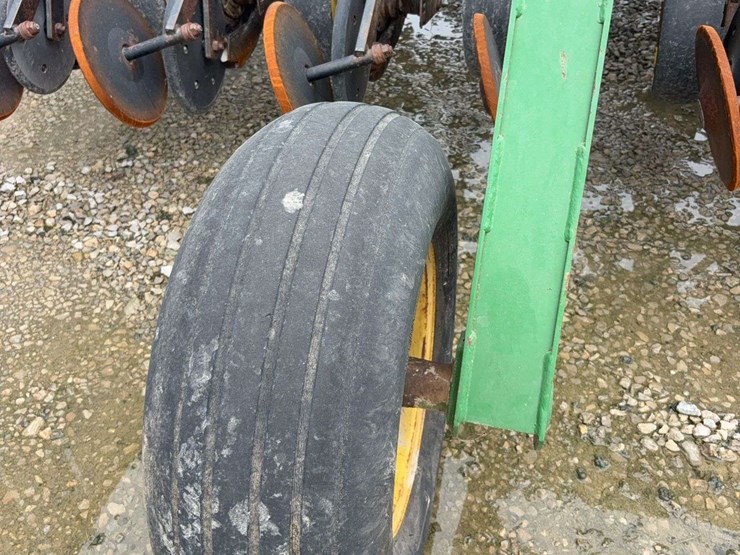 john-deere-750-image-8