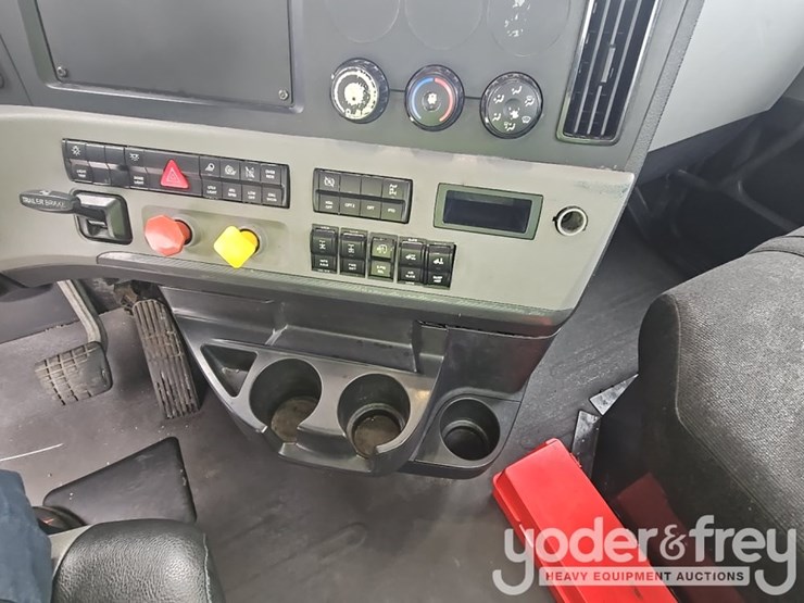 2019-freightliner-cascadia-116-image-29