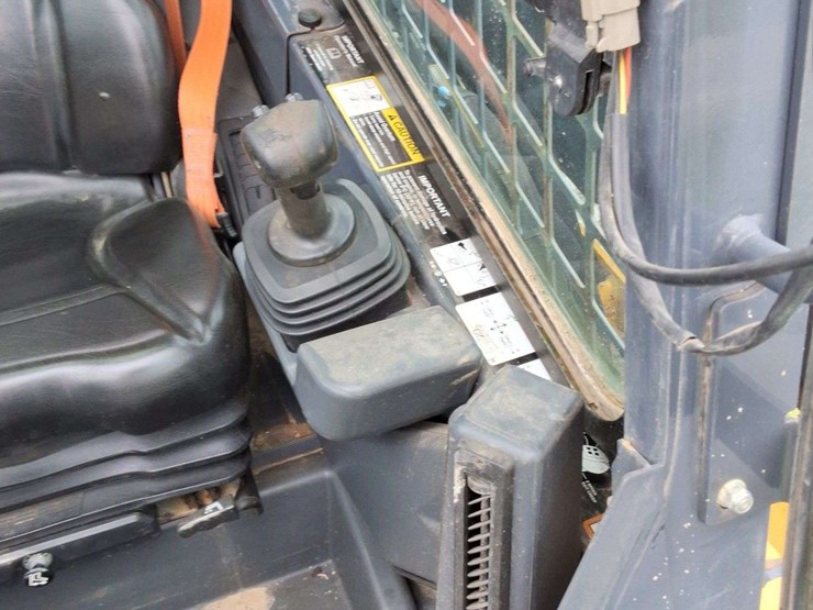 2017-deere-333g-image-15