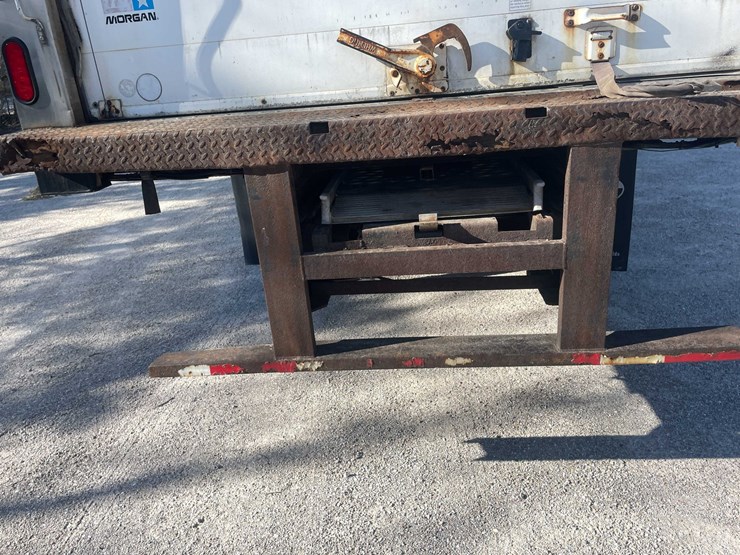 #4198-•-2005-sterling-box-truck-image-44
