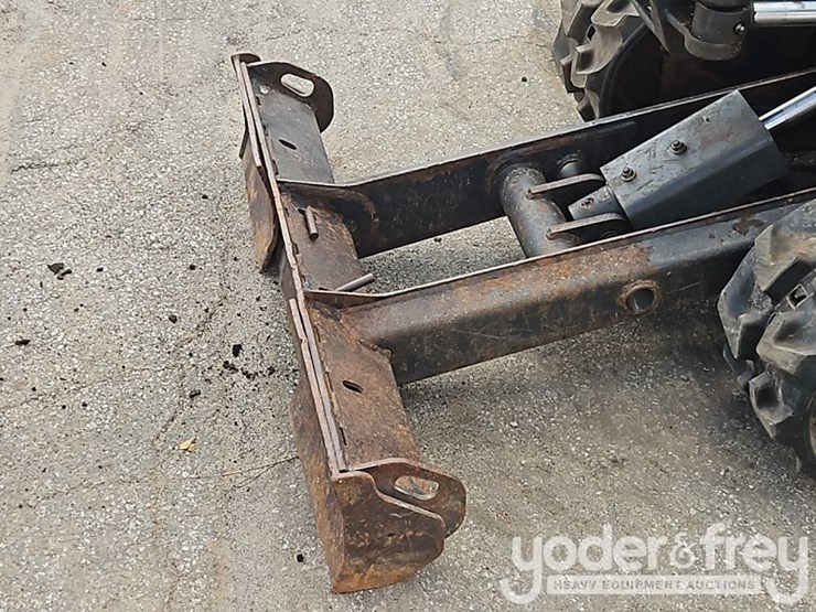 2013-bobcat-324m-image-15