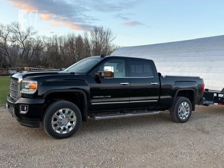 2019-gmc-sierra-2500hd-denali-image-12