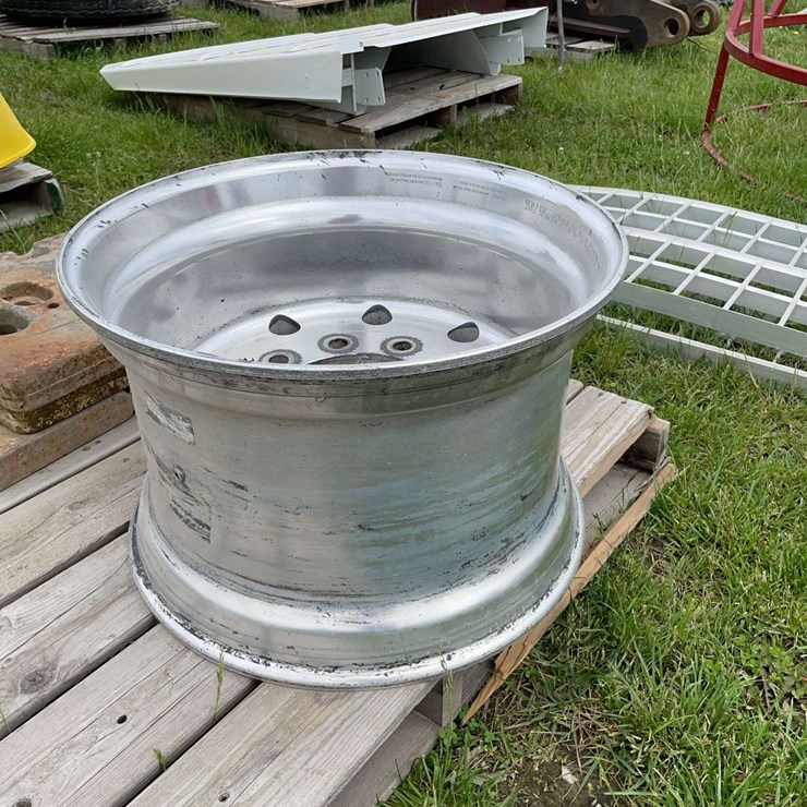 11R22.5 aluminum super single tires and rims