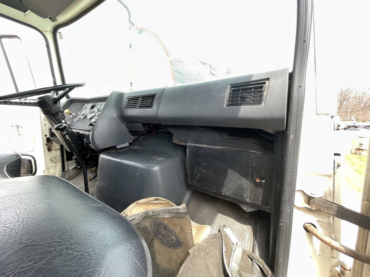 ford-l7000-image-62