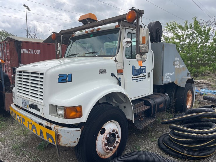 2000-international-4700-image-1