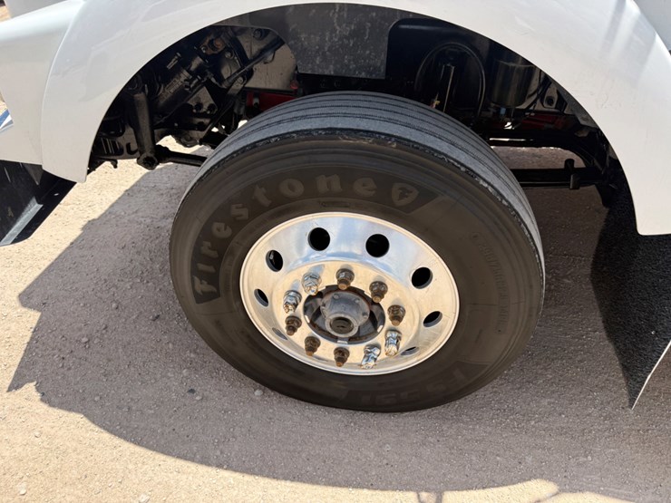 2016-kenworth-t800-image-10