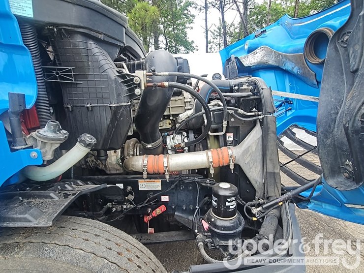 2019-freightliner-cascadia-116-image-9