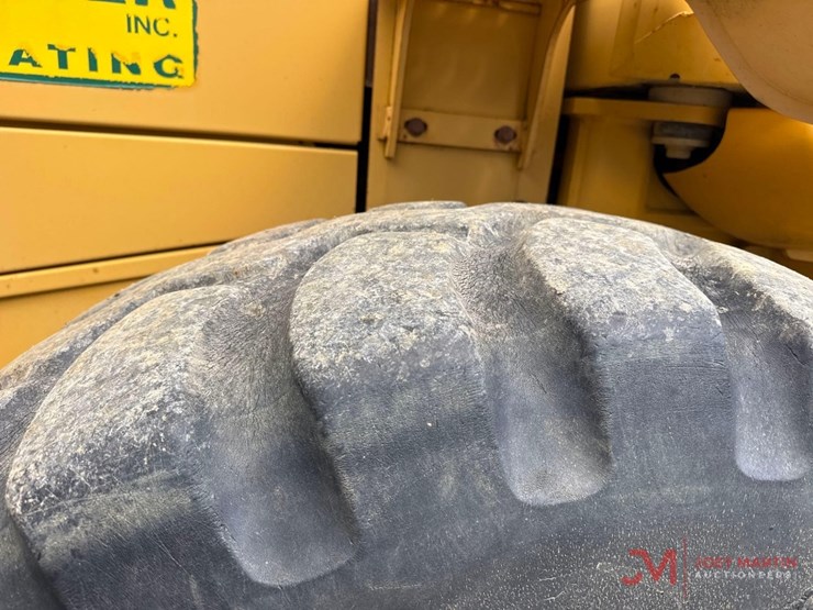 2000-deere-544h-image-18