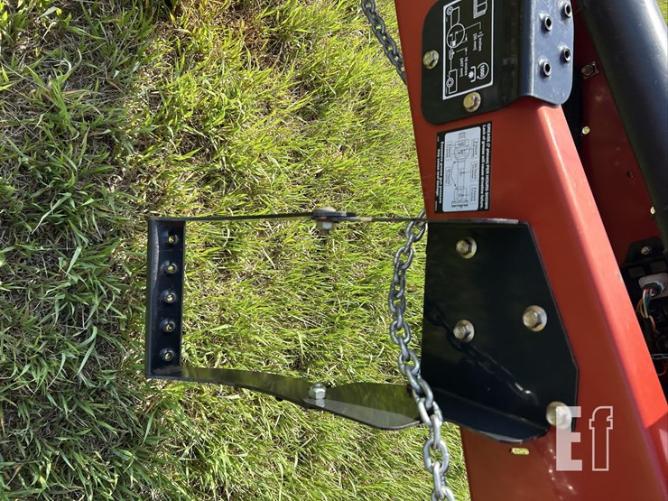 new-holland-br780-image-16