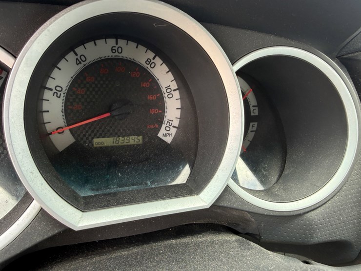 2014-toyota-tacoma-image-10