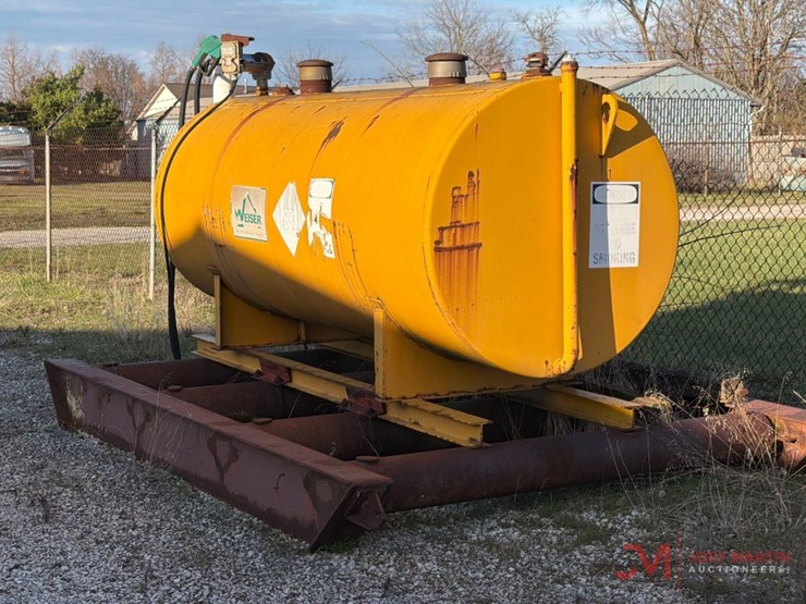 approximately-1,000-gallon-fuel-tank-image-1