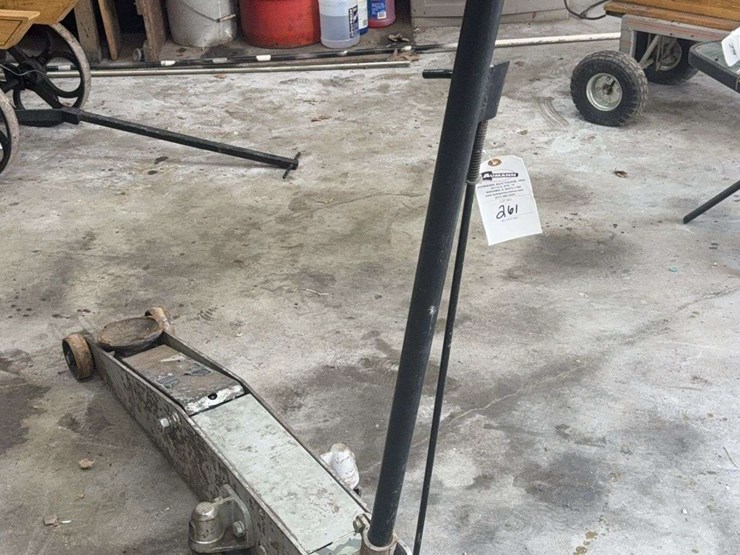 hydraulic-floor-jack-image-4