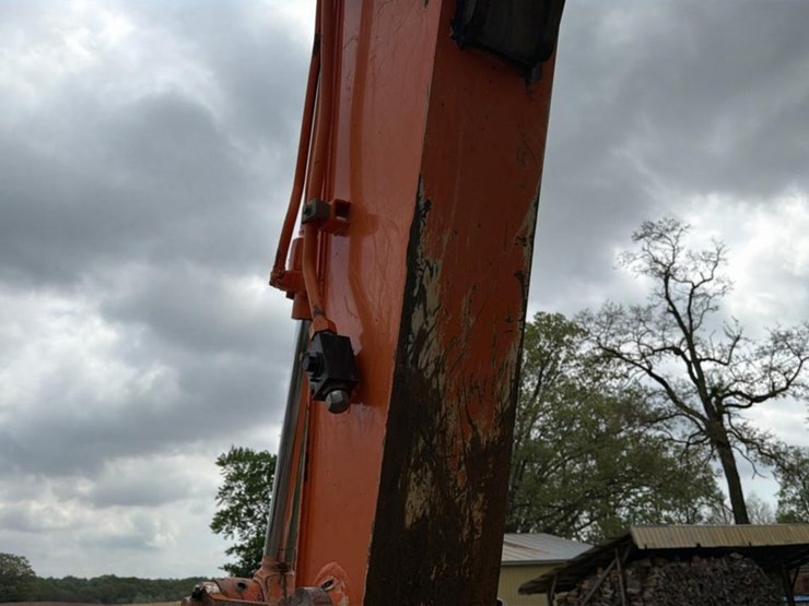 2012-hitachi-zx160-image-21