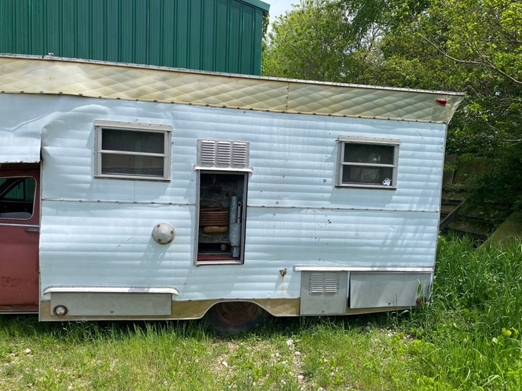 1952-cadillac-camper-rv-image-3