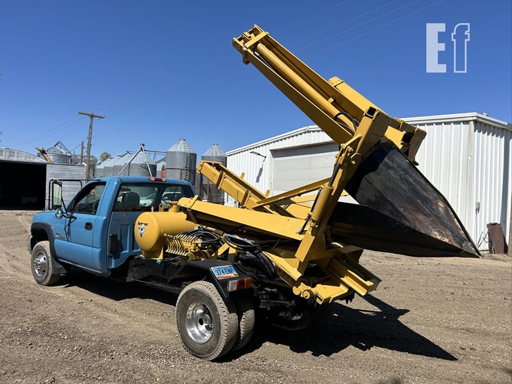 2005-gmc-3500-image-7
