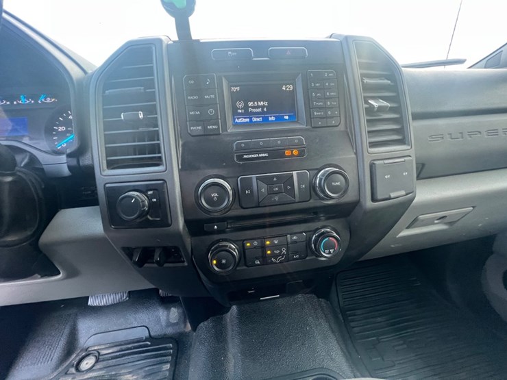 2017-ford-f250-xl-image-12