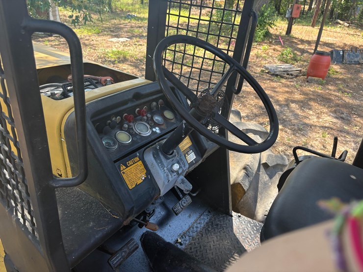 1983-john-deere-640-image-30