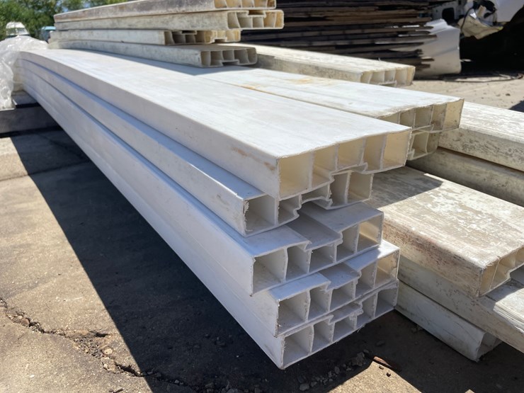 #6079-•-stack-of-plastic-form-boards-image-2