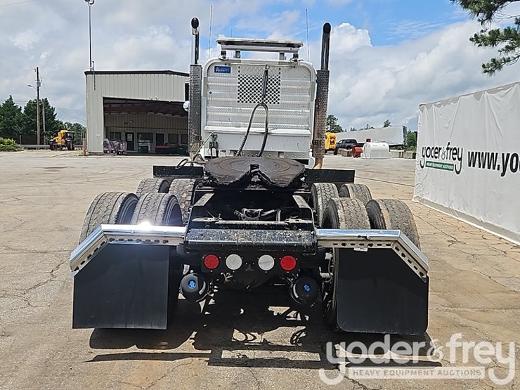 2020-kenworth-t800-image-4