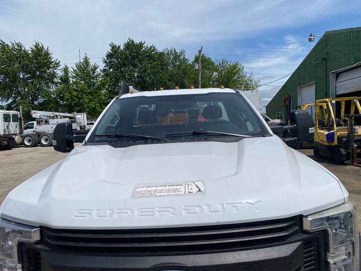 2019-ford-f-450-service-truck-image-9