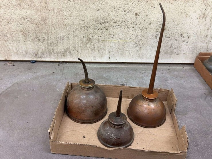 lot-of-three-oil-cans-image-1