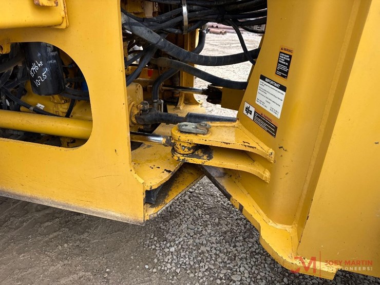 2004-deere-624j-image-19