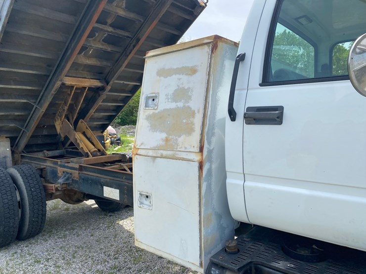 2002-gmc-6500-dump-truck-image-13