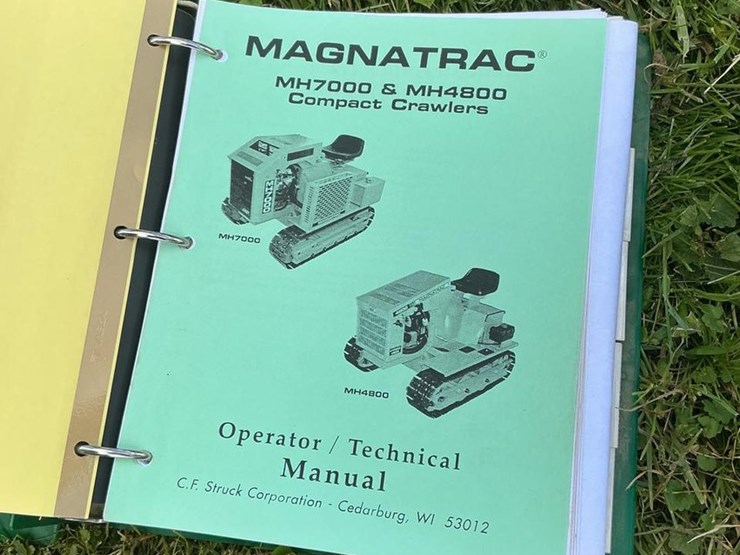 #121-•-2014-magnatrac-mh-7000-crawler-loader-image-12