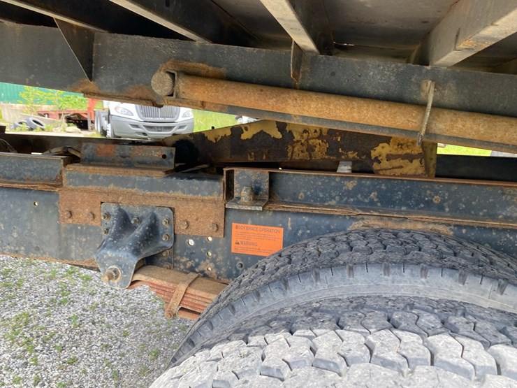 2002-gmc-6500-dump-truck-image-22