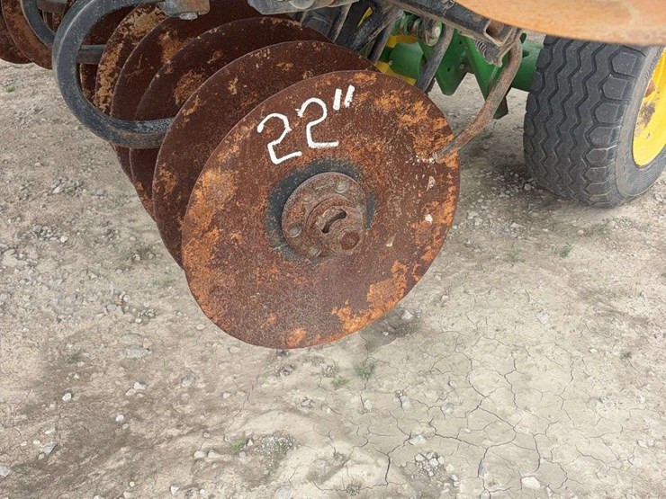 2013-john-deere-2623-image-9