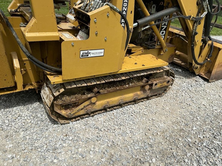 #121-•-2014-magnatrac-mh-7000-crawler-loader-image-70