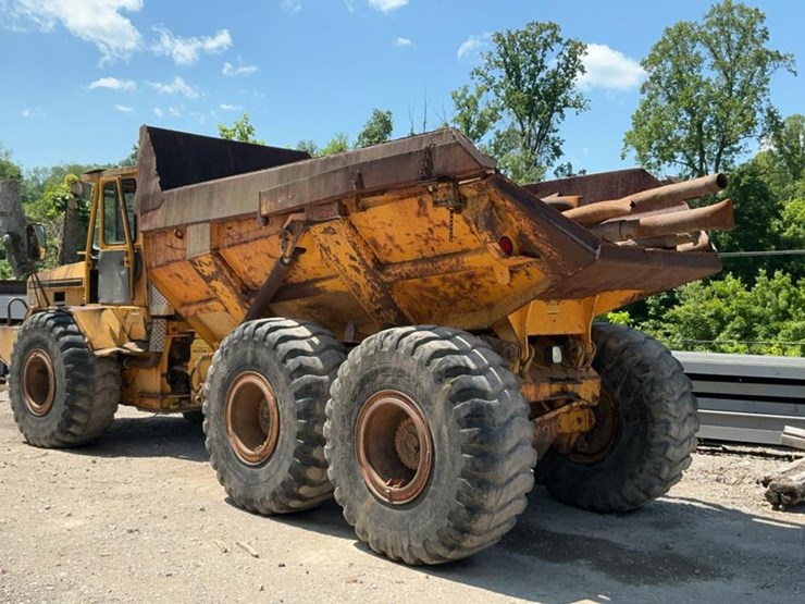 #131-•-bell-off-road-dump-truck-image-3