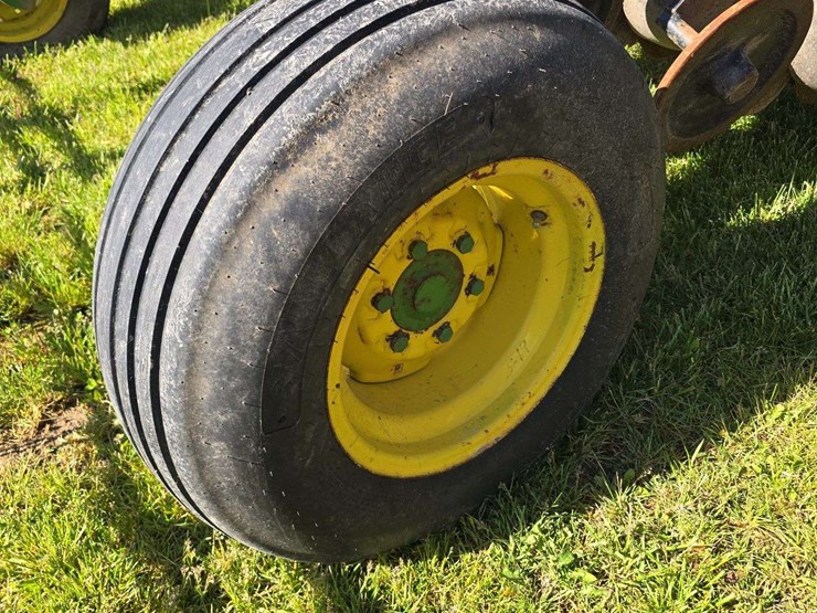 john-deere-750-image-9